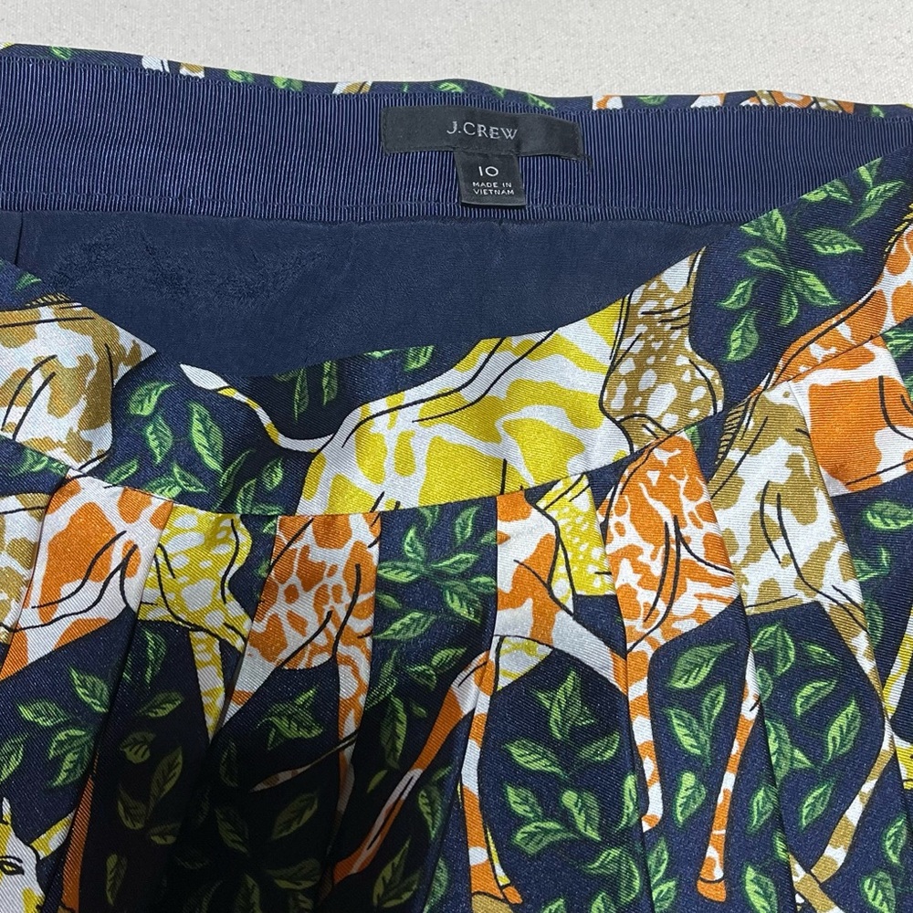 J. CREW - Picture 2 of 8